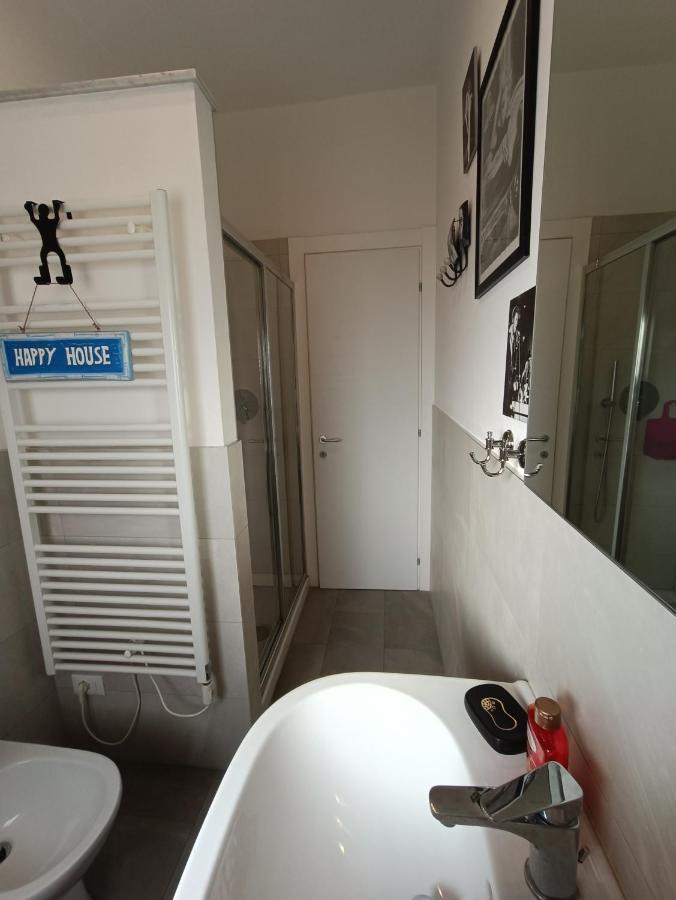 Il Don Minzoni 98 "Casa Vacanze" Lido di Camaiore Exterior photo